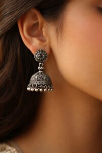 The Ultimate Guide on How to Style Jhumkas with Kurti, Jeans & Indo-Western Outfits Effortlessly Black oxidized jhumka in minimal ethnic styling